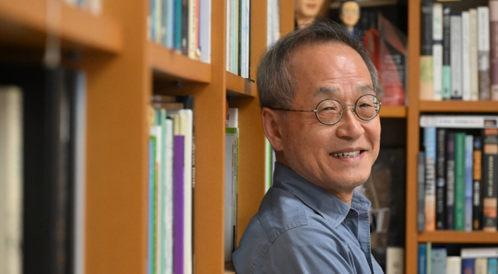 [Herald Interview] Choe Jae-chun's 'Darwin’s 12 Apostles' sheds new light on evolution theory