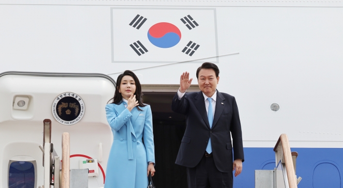 Yoon begins US state visit to trumpet stronger alliance, resolve trade issues