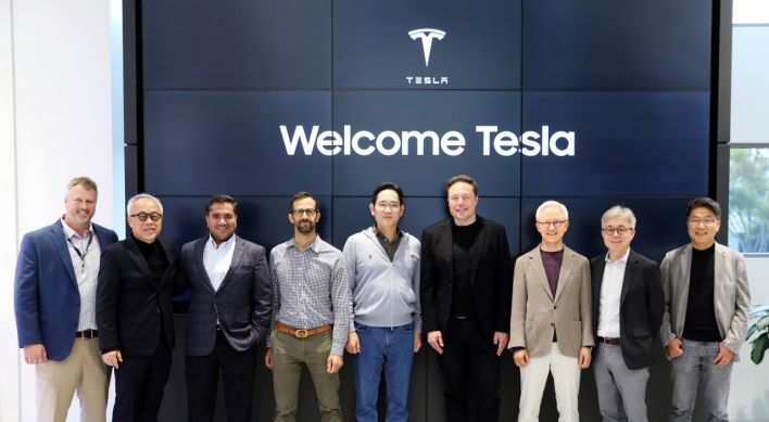 Samsung, Tesla chiefs meet in Silicon Valley