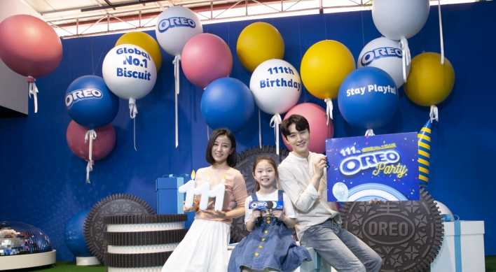 Dongsuh opens pop-up store for Oreo's 111th birthday