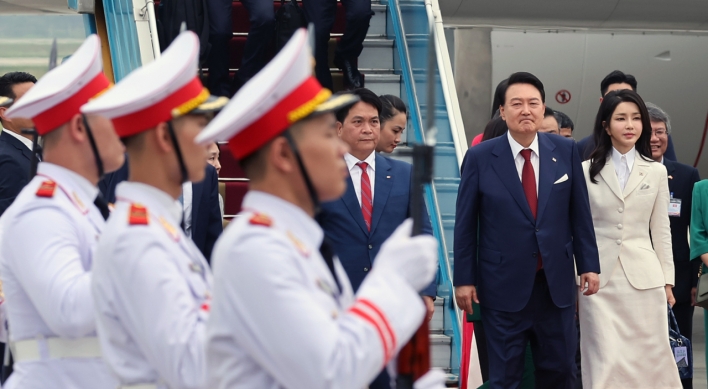Yoon eyes security ties in Vietnam for state visit
