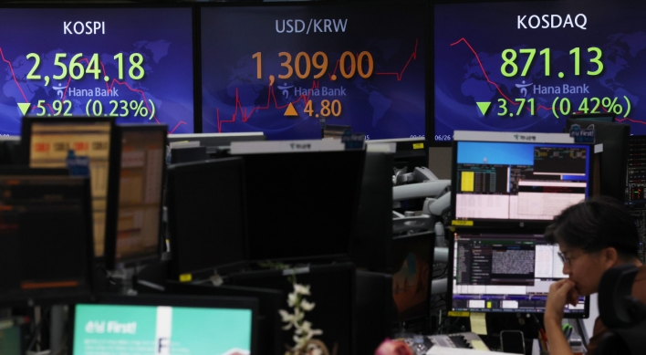 Seoul shares open tad lower on US losses