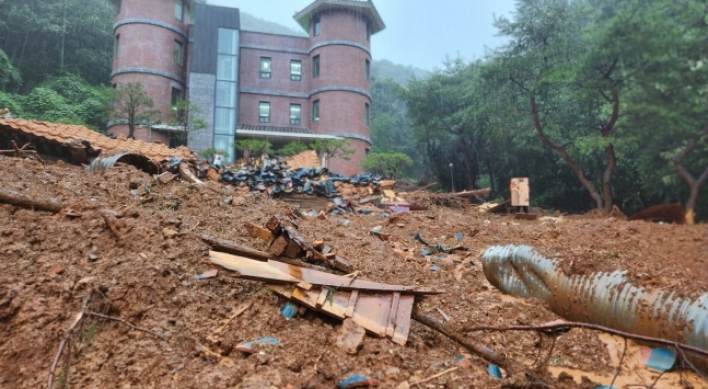 2 dead, 2 injured in Nonsan charnel house landslide
