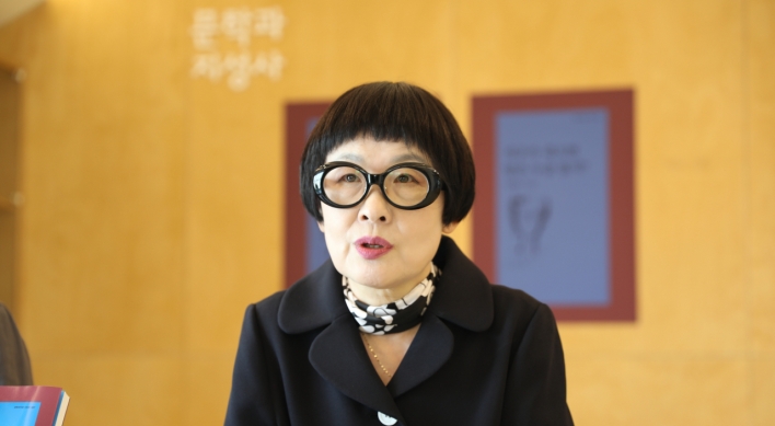 Poet Kim Hye-soon invited to poetry reading at Harvard