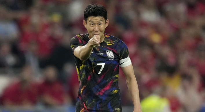 Captain Son Heung-min comes to Klinsmann's defense amid remote work criticism