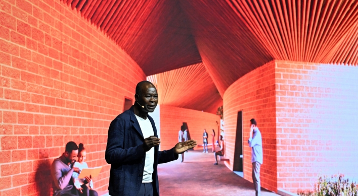[Herald Design Forum 2023] Diébédo Francis Kéré emphasizes role of architecture in sustainable future