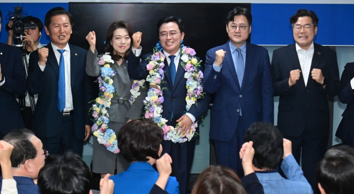 Opposition party wins crucial by-election in Seoul
