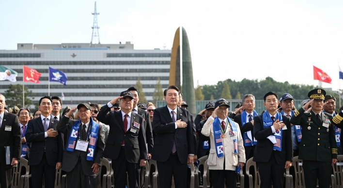 Yoon vows to sternly respond to N. Korea's threats through S. Korea-US alliance