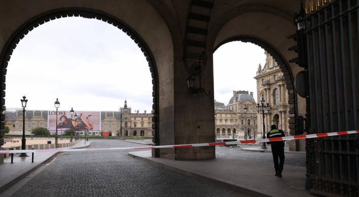 Louvre Museum, Versailles Palace evacuated after bomb threats with France on alert