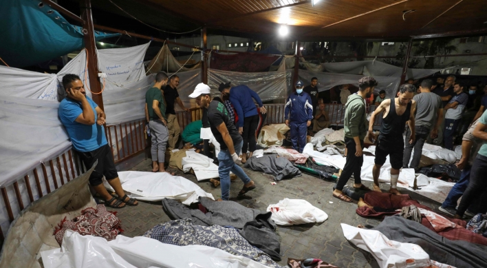 Blast kills hundreds at Gaza hospital; Hamas and Israel trade blame