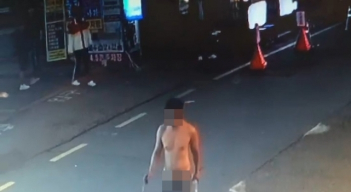 Man nabbed in naked rampage
