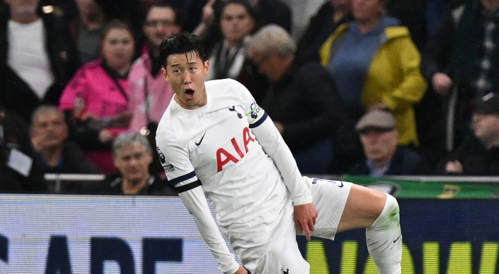 Son Heung-min scores 7th goal of Premier League season, puts Spurs back on top
