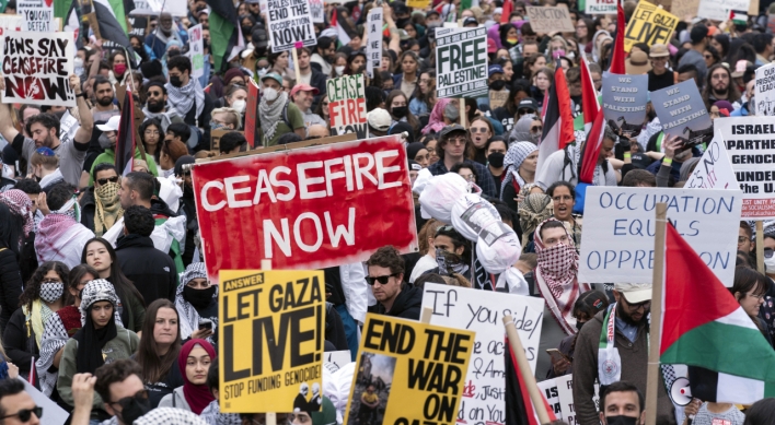 Protest marches from US to Berlin call for immediate halt to Israeli bombing of Gaza