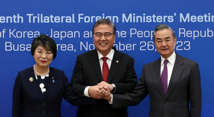 S. Korea, Japan, China agree to accelerate summit efforts