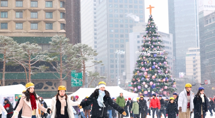 Seoul welcomes white Christmas for the first time in 8 years