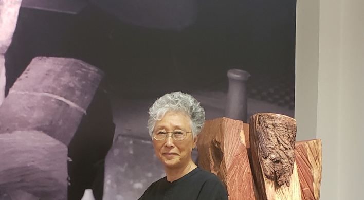 Pioneering sculptor Kim Yun-shin lands in 2 commercial galleries ahead of age 90