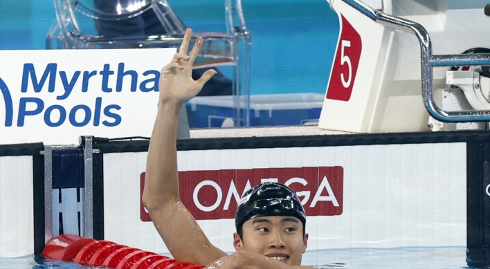 Hwang Sun-woo becomes 1st S. Korean swimmer to reach 100m freestyle final at worlds