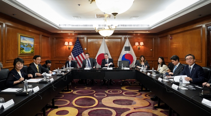 S. Korea, US, Japan concur on 'stern' response to NK-Russia arms deal