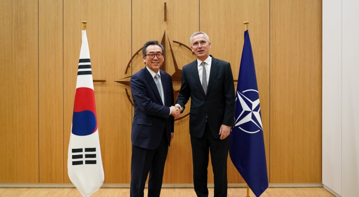 FM Cho discusses cooperation, NK threats with NATO chief