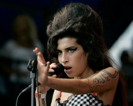Troubled diva Amy Winehouse dead at 27