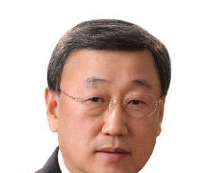 Doosan chairman emphasizes quality over quantity