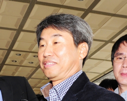 Ex-vice culture minister questioned over bribery