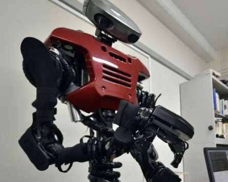 ‘Thinking’ robot unveiled in Japan