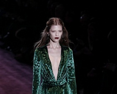 Gucci’s dark glamour kicks off Milan Fashion Week