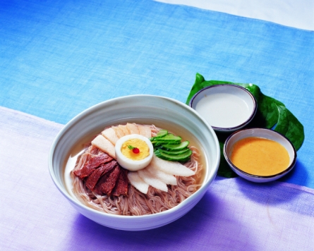 Mul-naengmyeon (buckwheat noodles in chilled broth)