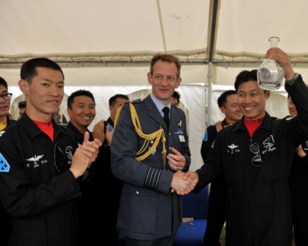 Aerobatics team wins first prize in U.K. air show