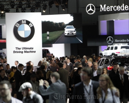 Mercedes takes early luxury lead after outselling BMW