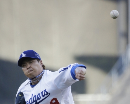 [Newsmaker] Ryu first Korean to win in MLB postseason