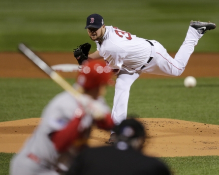 Lester, Red Sox rout sloppy Cards in Series opener