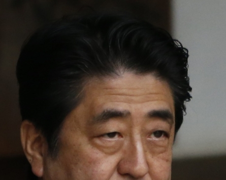 [Newsmaker] Abe’s gamble falters under criticism