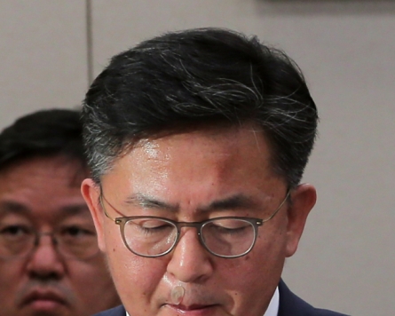 [Newsmaker] Minister flip-flops over Gaeseong money
