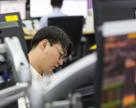 Korean stocks slightly up late Tuesday morning