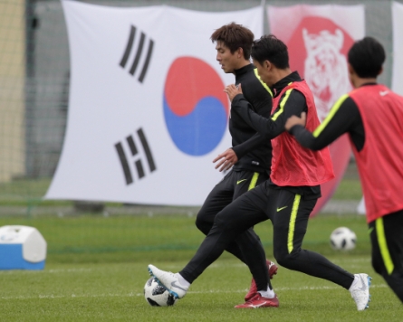 [World Cup] After painful defeat to Mexico, S. Korea conduct post-match training in rain
