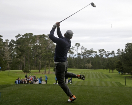 Korean golfer known for unorthodox swing misses cut in PGA debut