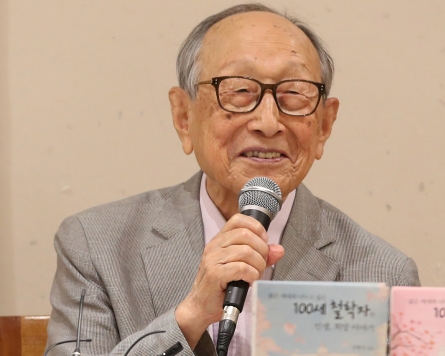 At age of 100, philosopher says ‘I love; therefore I am’