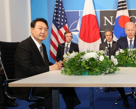 Korea, US, Japan close ranks against NK