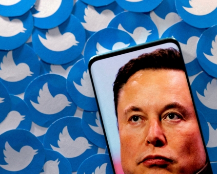 [Newsmaker] Elon Musk fires back at Twitter in court battle