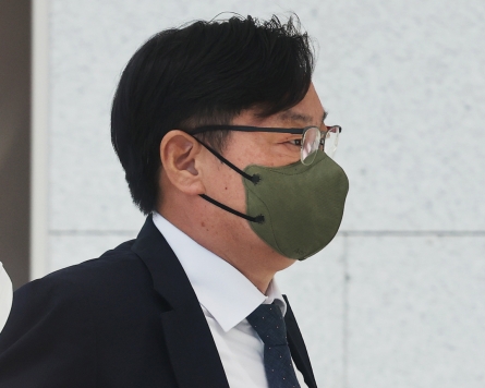 Ex-vice Gyeonggi governor indicted for taking bribes from underwear maker