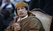 카다피 아들 “아버지는 리비아에 있다”
