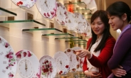 <포토뉴스>한국도자기, 도자기로 만든 꽃시계 선봬