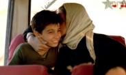 포연이 휩쓴 메마른 이라크…할머니와 손자의‘슬픈여행’