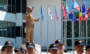 한국자유총연맹이 세운 이승만 전 대통령 동상