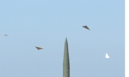 독자 개발 탄도미사일과 크루즈 미사일 발사모습