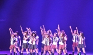 일본 유명 걸그룹 ‘AKB48’ 톱 든 팬 공격받아 충격