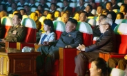 북한 김정은, 40여일만에 공개석상 등장
