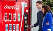 코카콜라 “북미 10만개 자판기에 애플페이 설치”